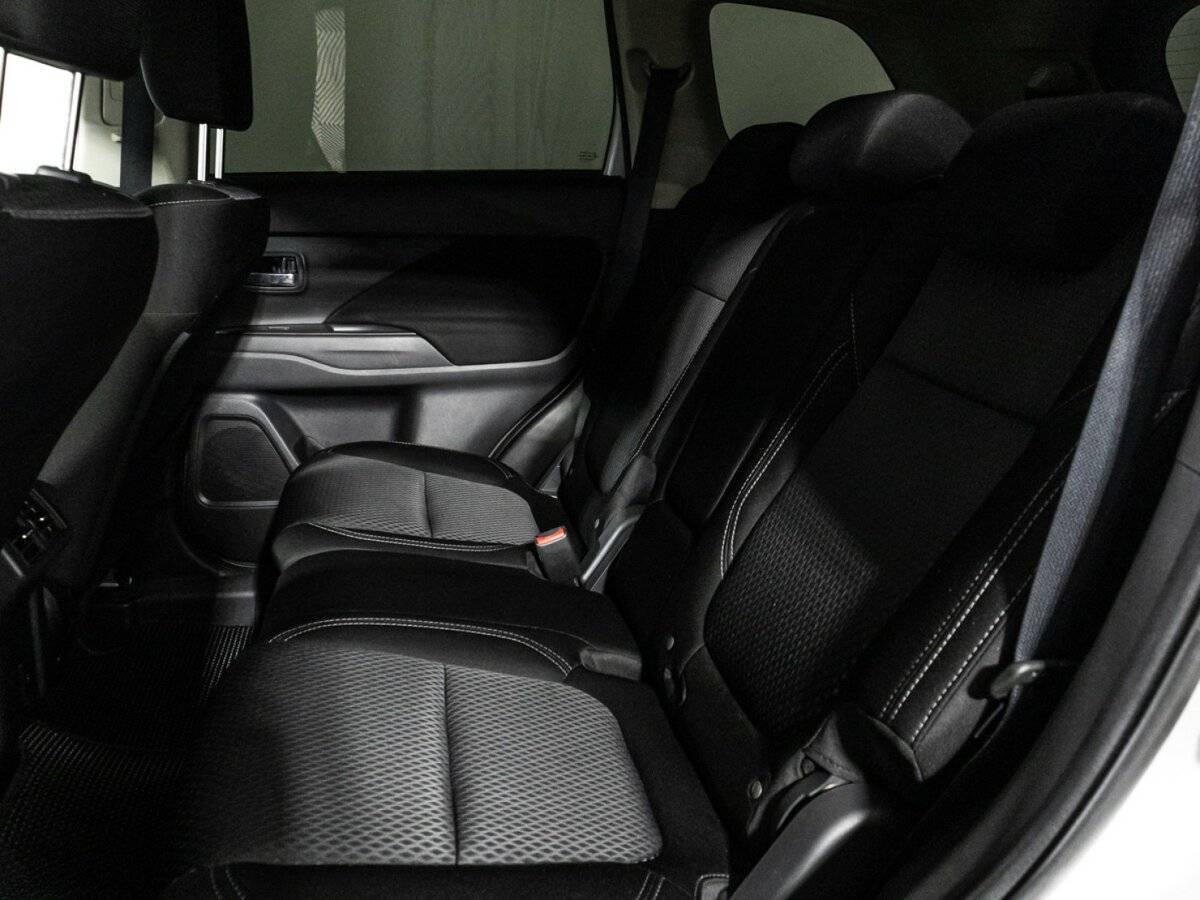 Купить Mitsubishi Outlander с пробегом. Фото: #7