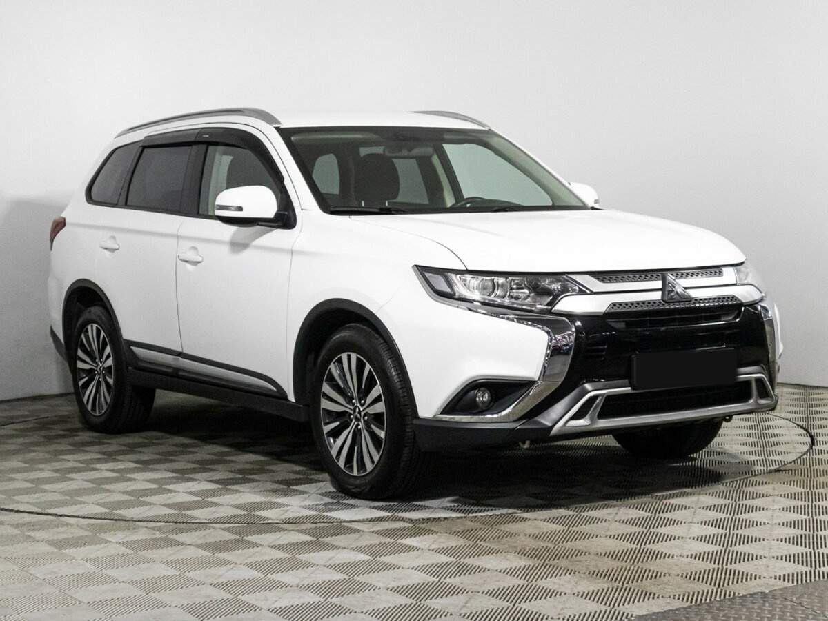 Купить Mitsubishi Outlander с пробегом. Фото: #2