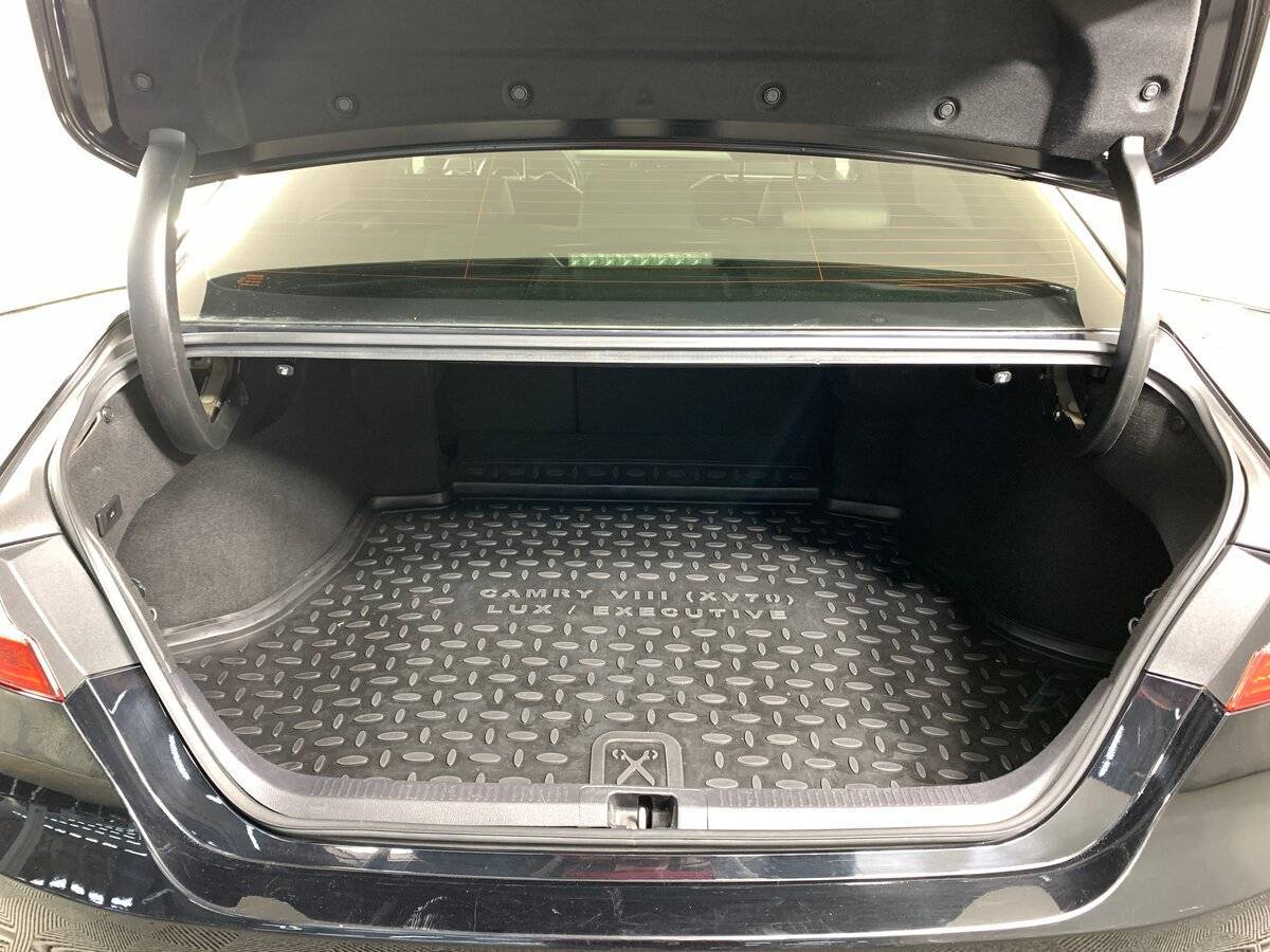 Купить Toyota Camry с пробегом. Фото: #18