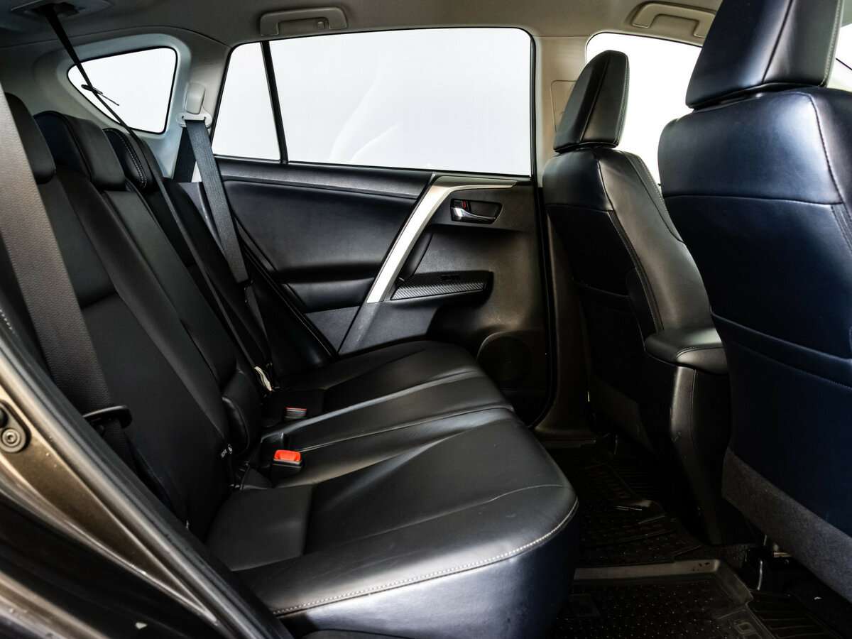 Купить Toyota RAV4 с пробегом. Фото: #15