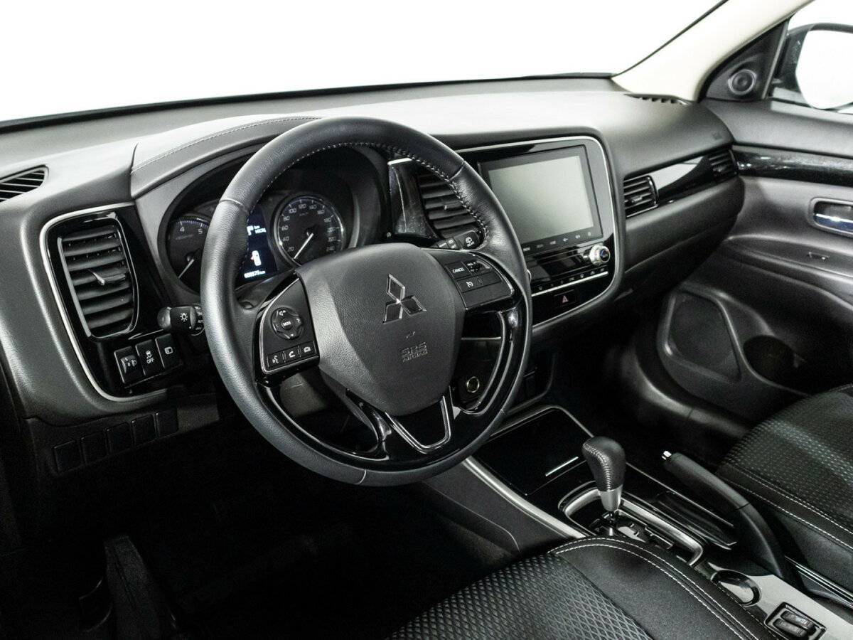 Купить Mitsubishi Outlander с пробегом. Фото: #10