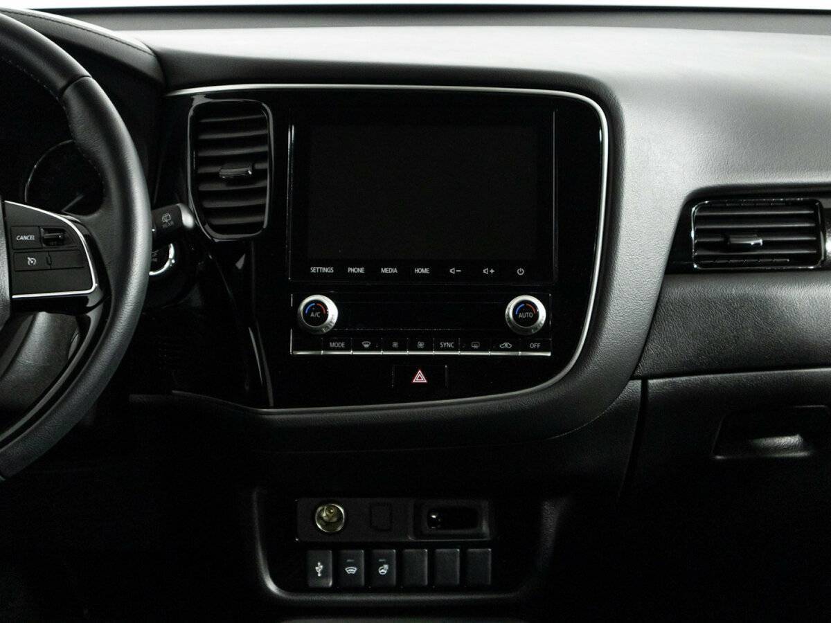 Купить Mitsubishi Outlander с пробегом. Фото: #13