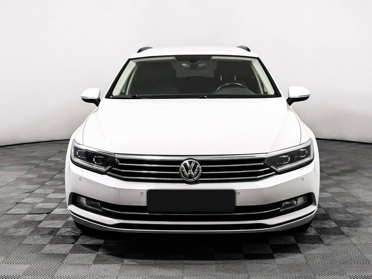 Купить Volkswagen Passat с пробегом. Фото: #1