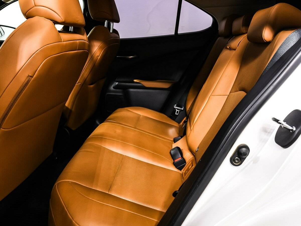 Купить Lexus UX с пробегом. Фото: #11