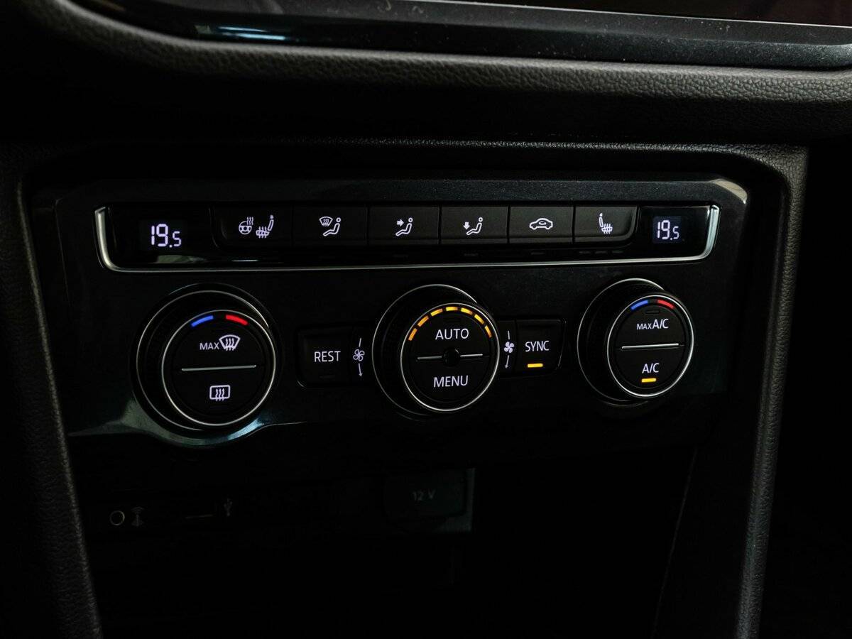 Купить Volkswagen Tiguan с пробегом. Фото: #16