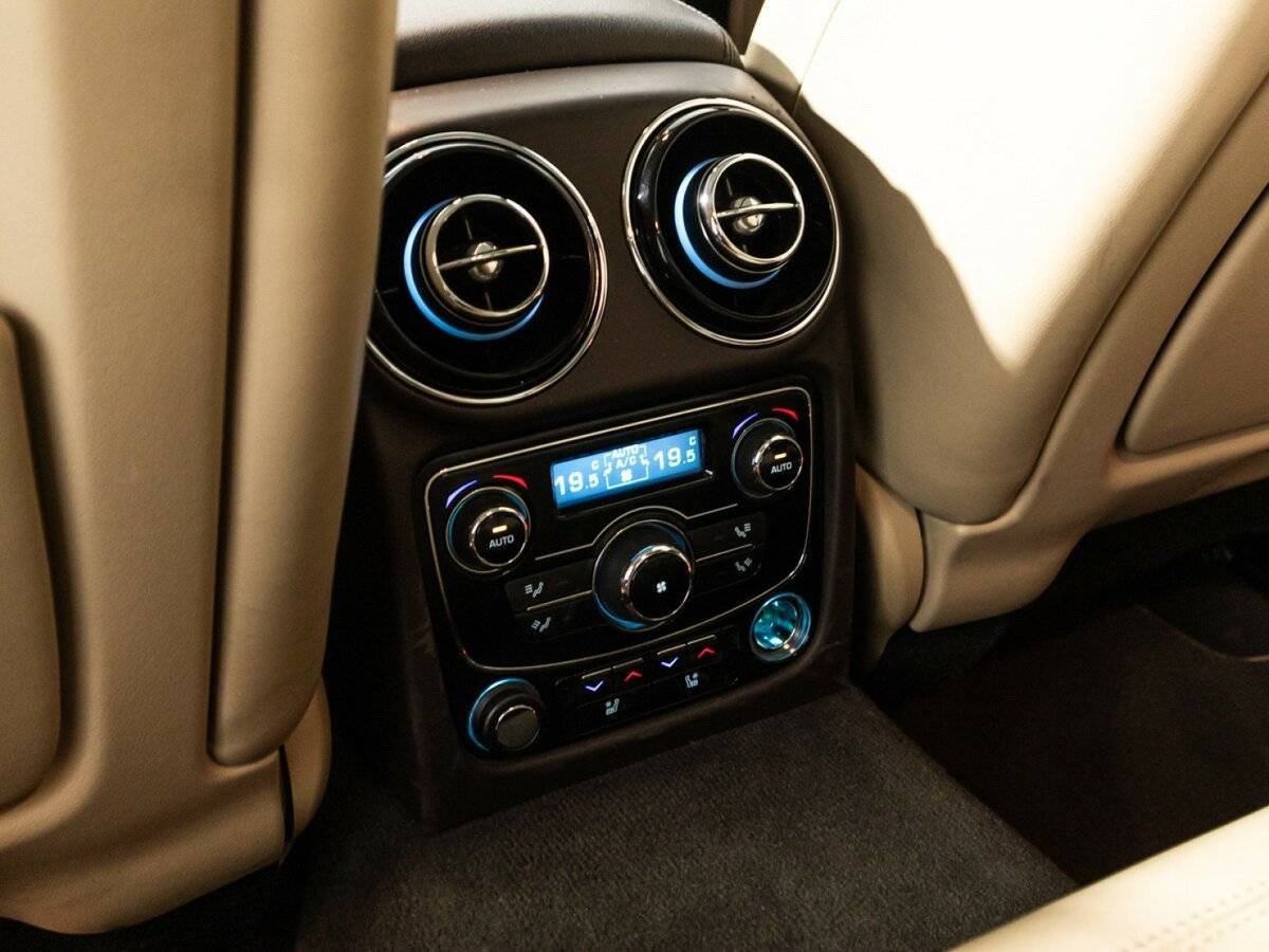 Купить Jaguar XJ с пробегом. Фото: #27