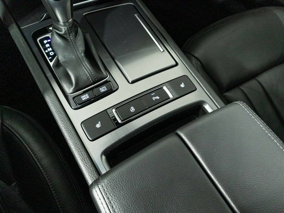 Купить Hyundai Genesis с пробегом. Фото: #17