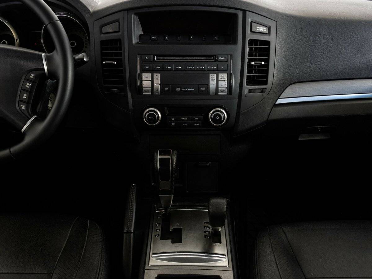 Купить Mitsubishi Pajero с пробегом. Фото: #8