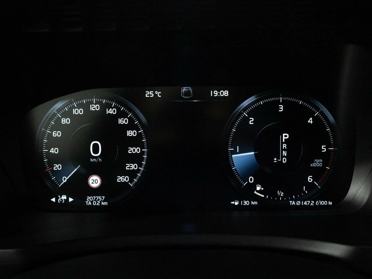 Купить Volvo XC90 с пробегом. Фото: #11