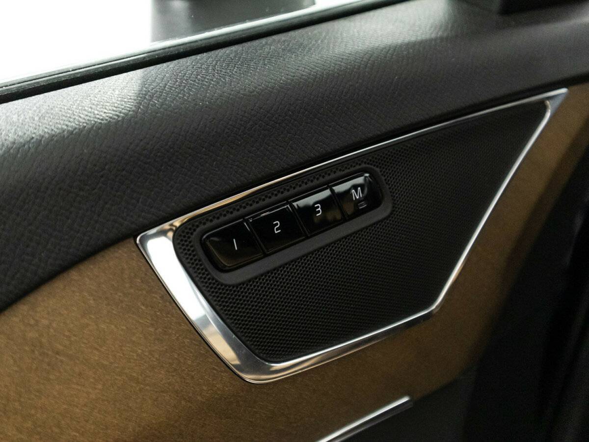 Купить Volvo XC90 с пробегом. Фото: #17