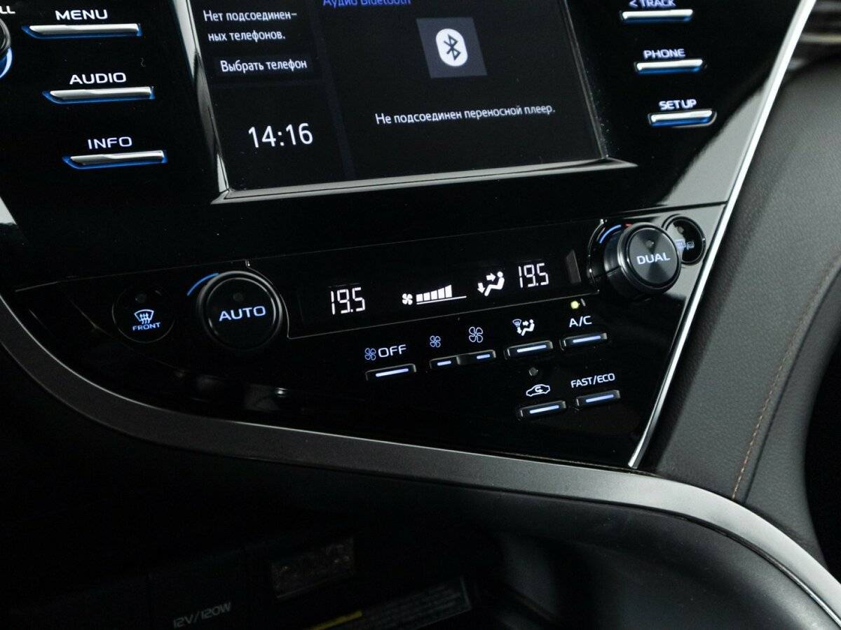 Купить Toyota Camry с пробегом. Фото: #18