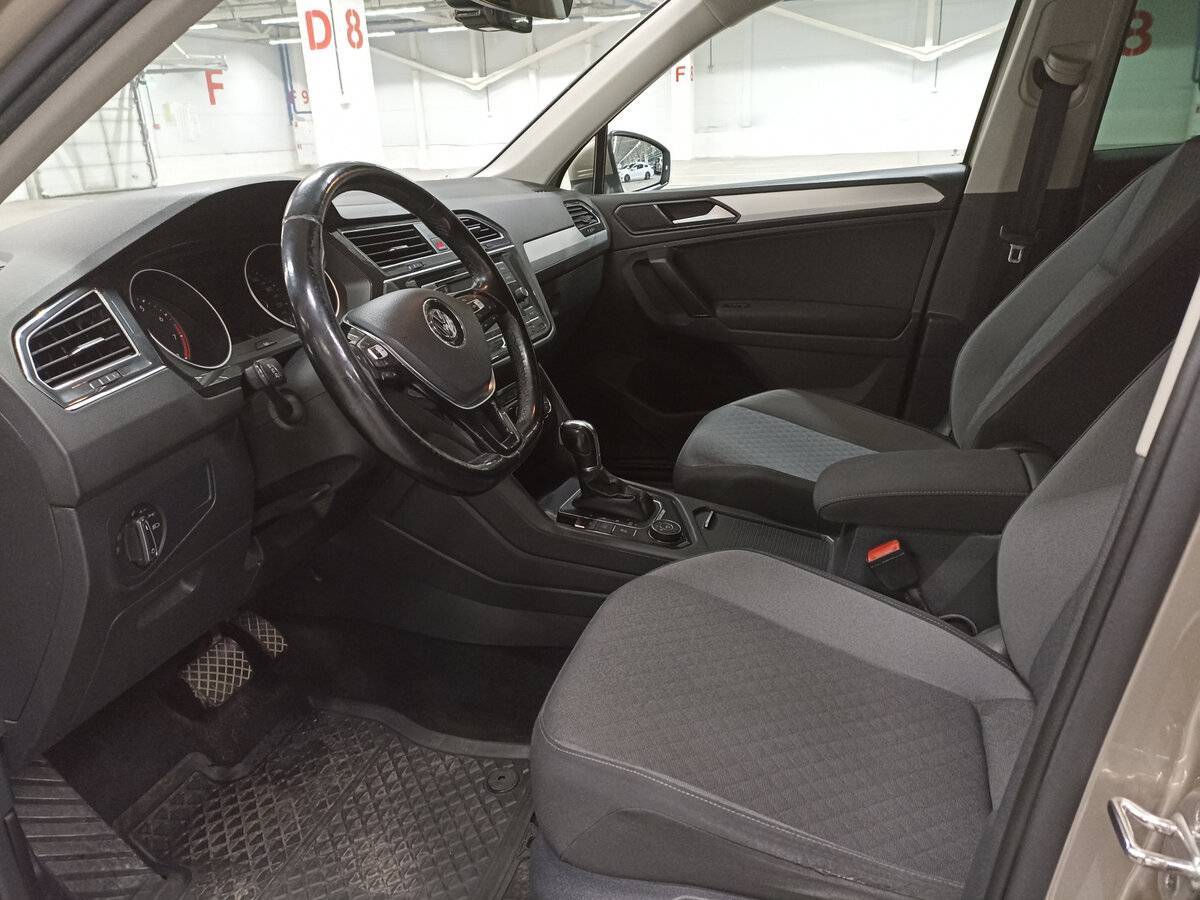Купить Volkswagen Tiguan с пробегом. Фото: #15