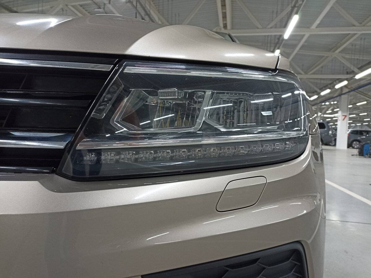 Купить Volkswagen Tiguan с пробегом. Фото: #16