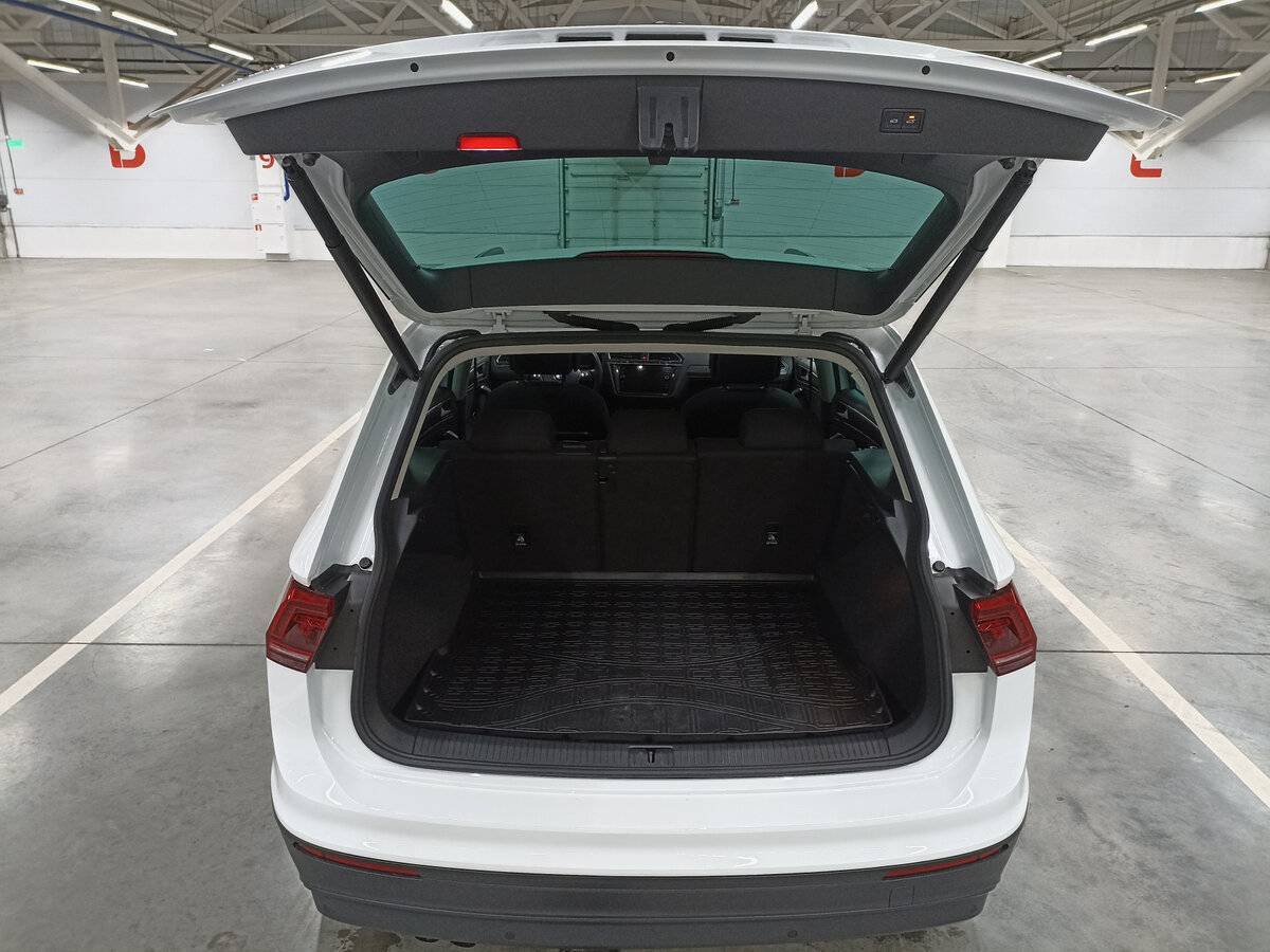 Купить Volkswagen Tiguan с пробегом. Фото: #9