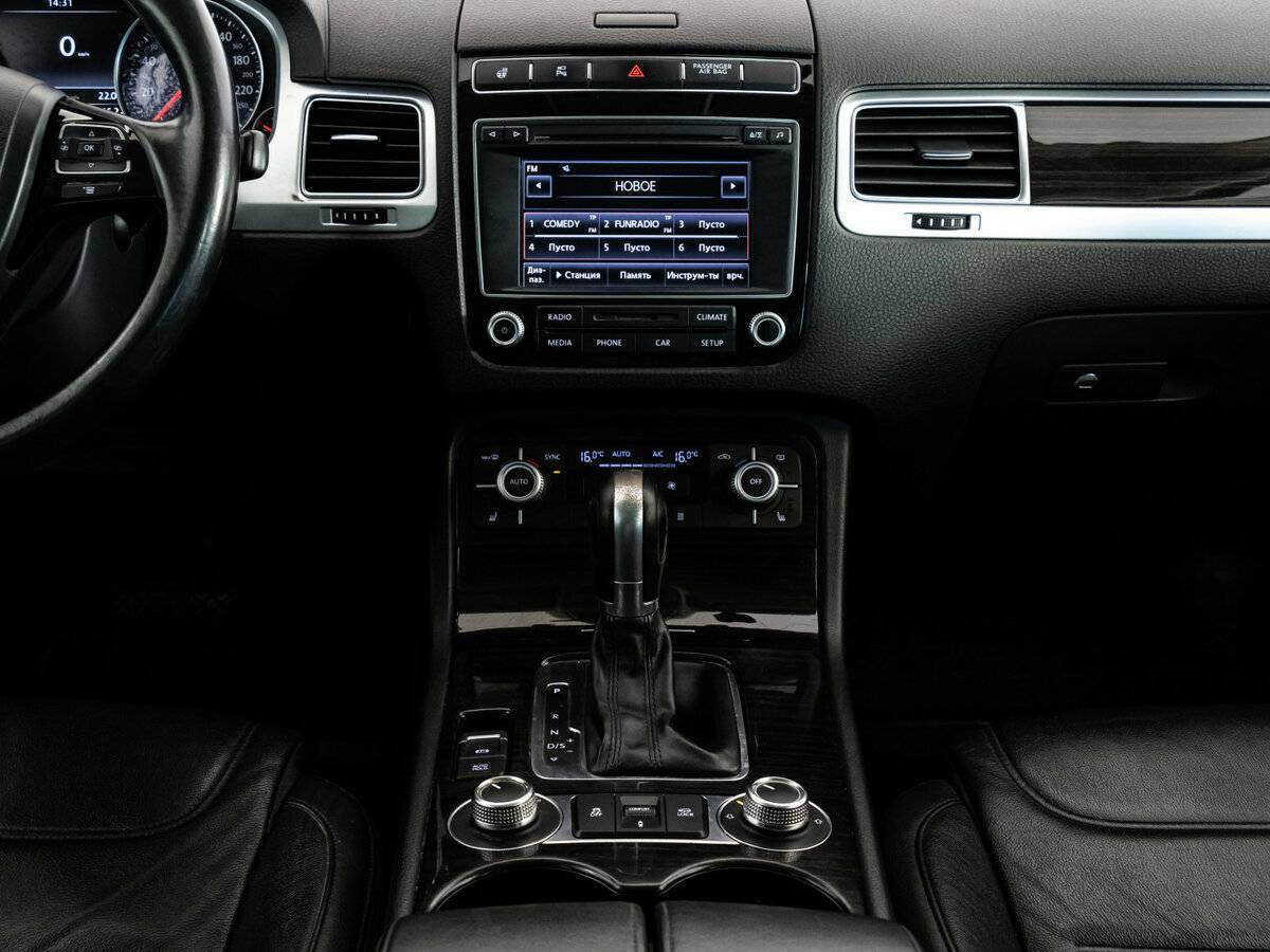 Купить Volkswagen Touareg с пробегом. Фото: #11
