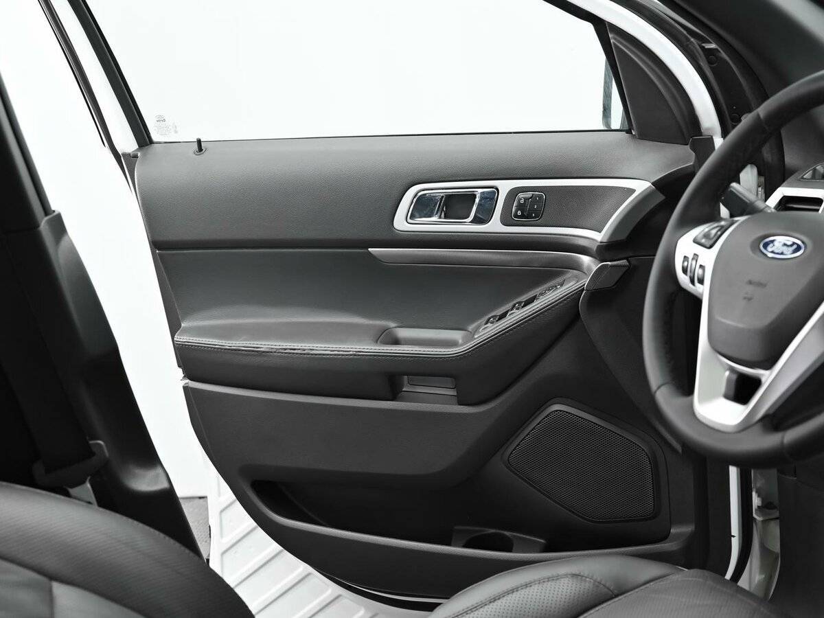 Купить Ford Explorer с пробегом. Фото: #6