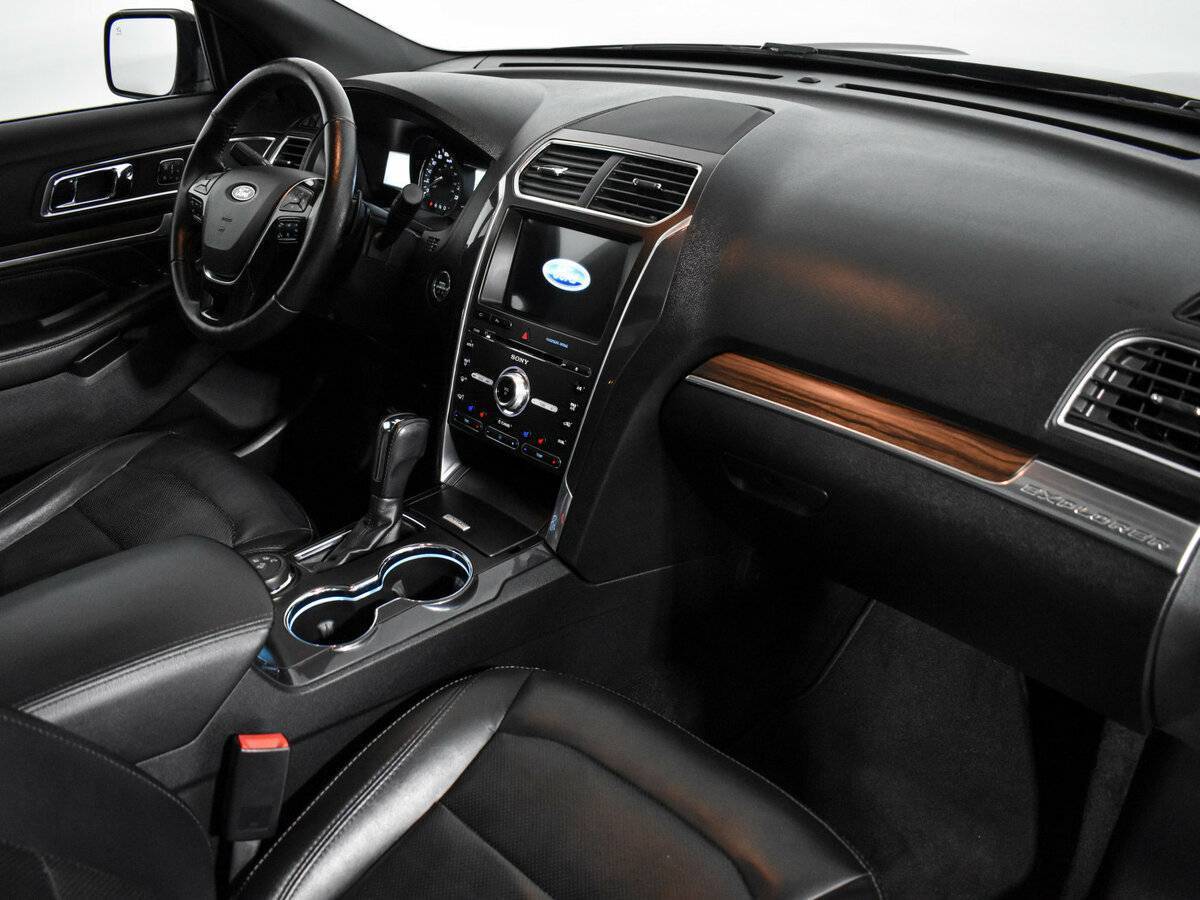 Купить Ford Explorer с пробегом. Фото: #12