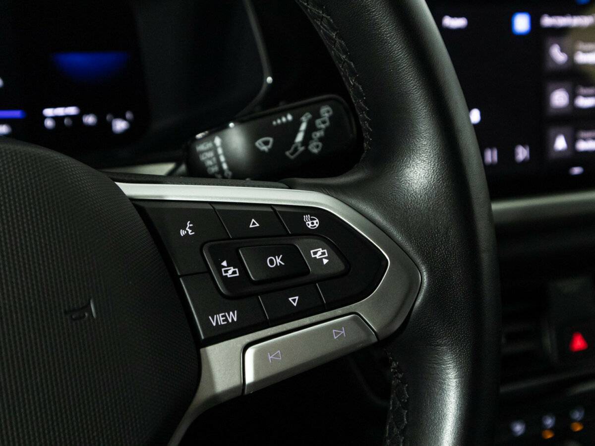 Купить Volkswagen Taos с пробегом. Фото: #21