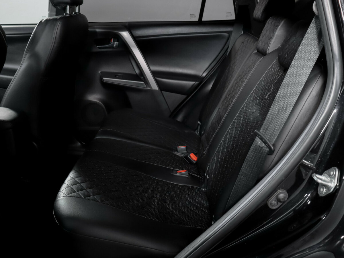 Купить Toyota RAV4 с пробегом. Фото: #9