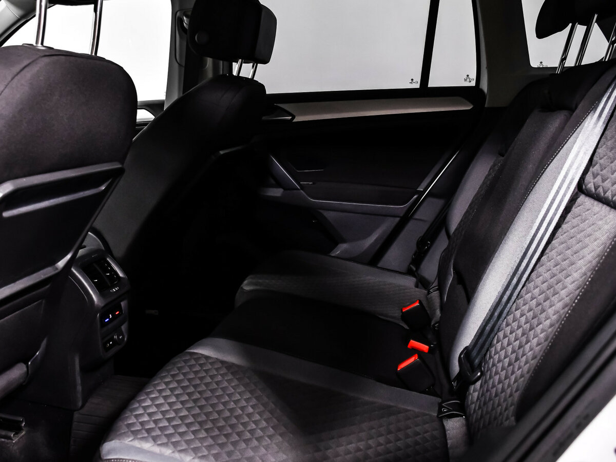 Купить Volkswagen Tiguan с пробегом. Фото: #11