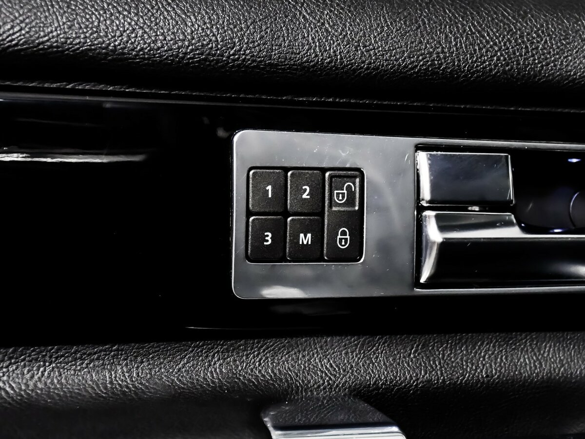 Купить Land Rover Discovery с пробегом. Фото: #17