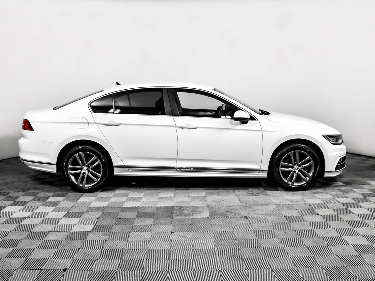 Купить Volkswagen Passat с пробегом. Фото: #3