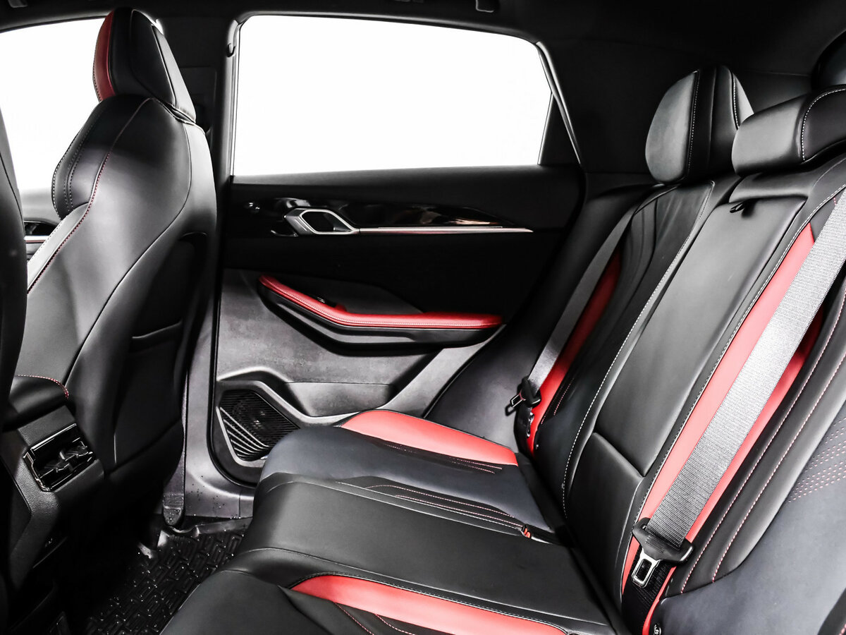 Купить Geely Coolray с пробегом. Фото: #11