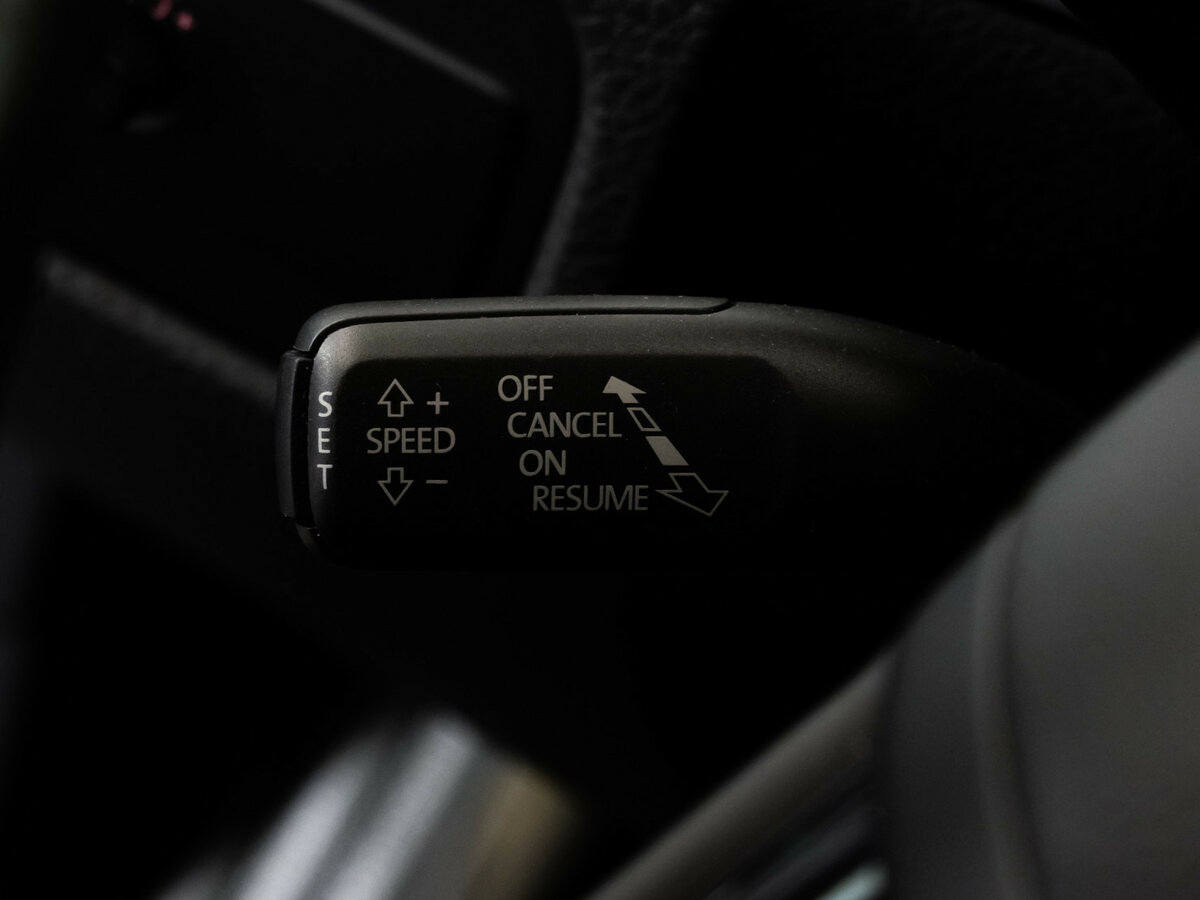 Купить Volkswagen Touareg с пробегом. Фото: #17