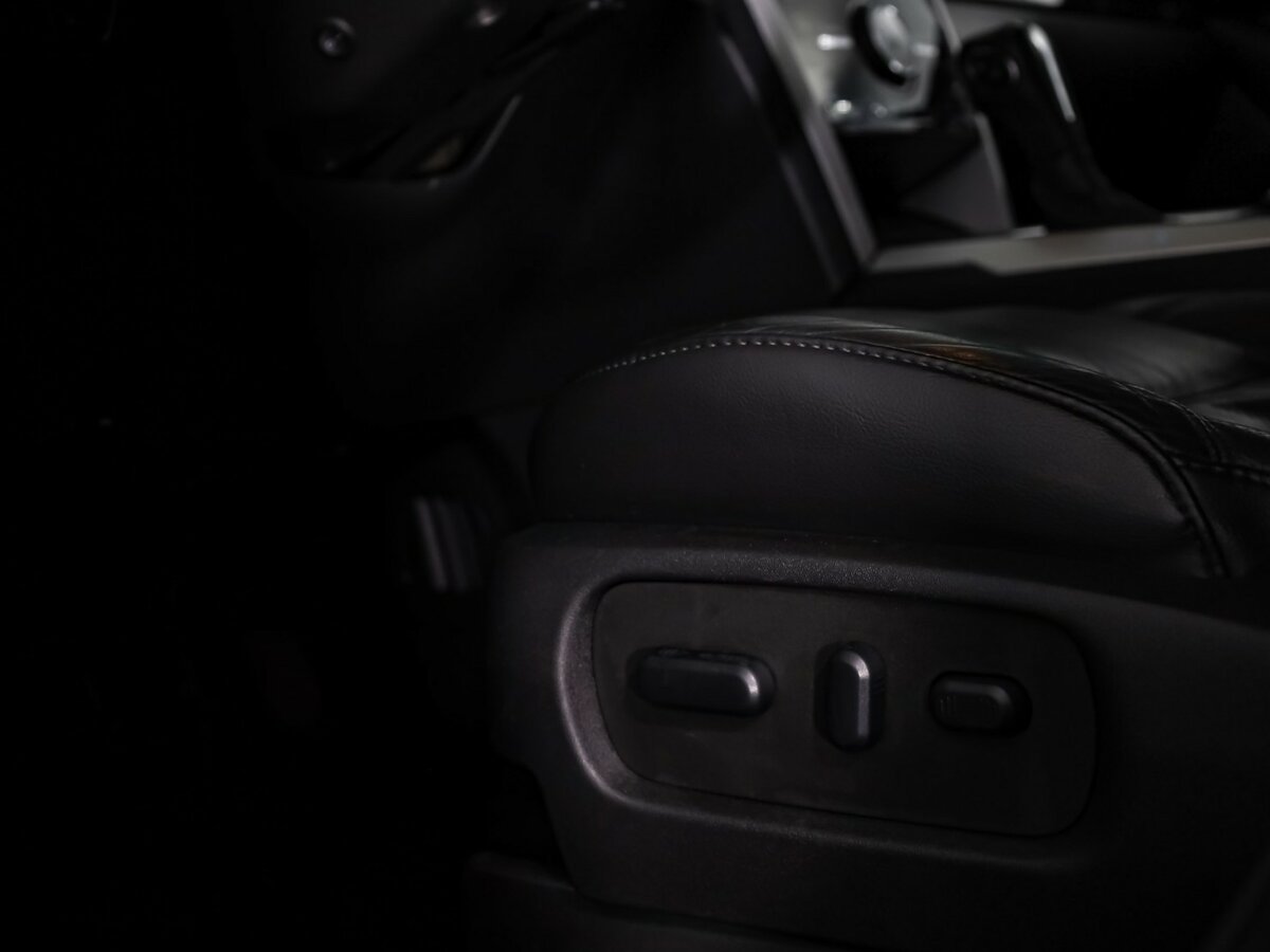 Купить Ford Explorer с пробегом. Фото: #15