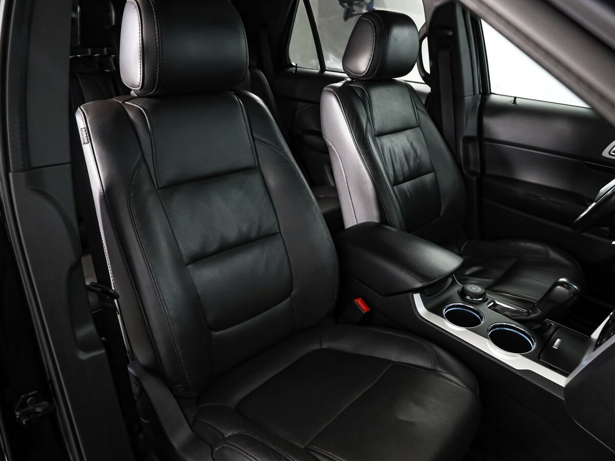 Купить Ford Explorer с пробегом. Фото: #21