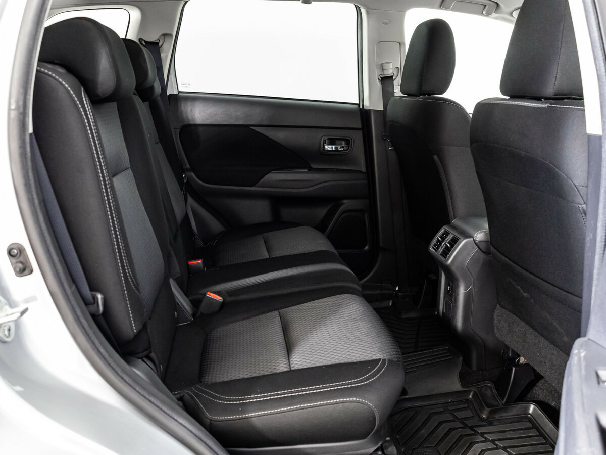 Купить Mitsubishi Outlander с пробегом. Фото: #14