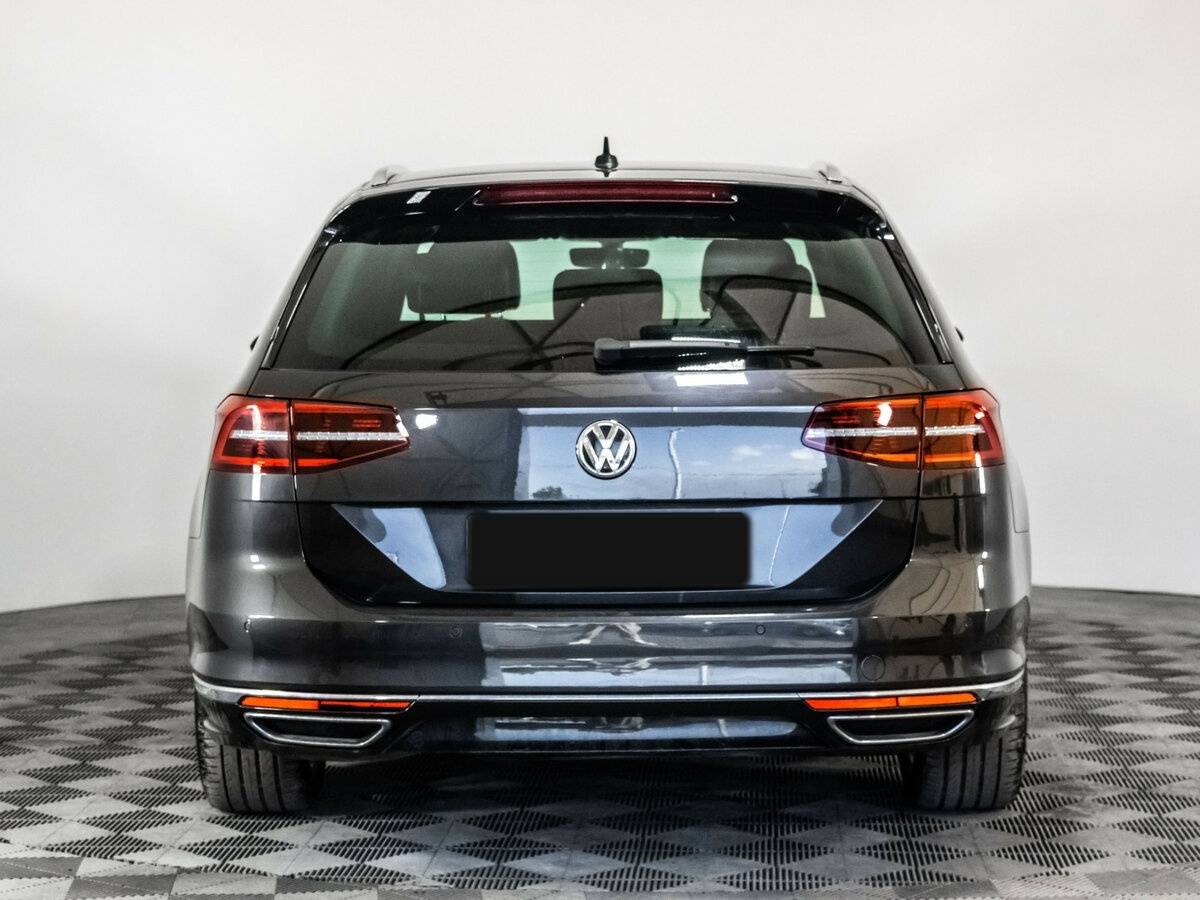 Купить Volkswagen Passat с пробегом. Фото: #5