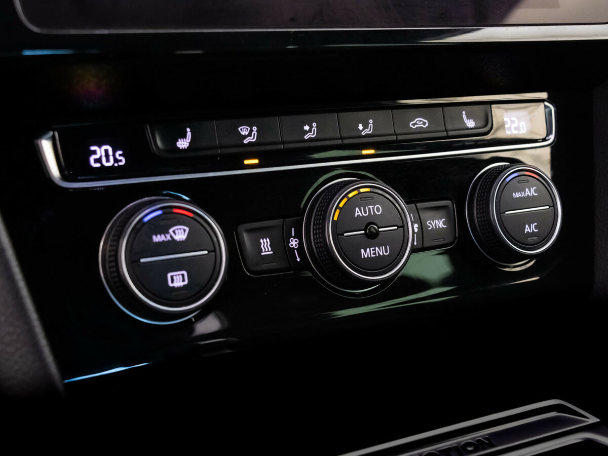 Купить Volkswagen Passat с пробегом. Фото: #17