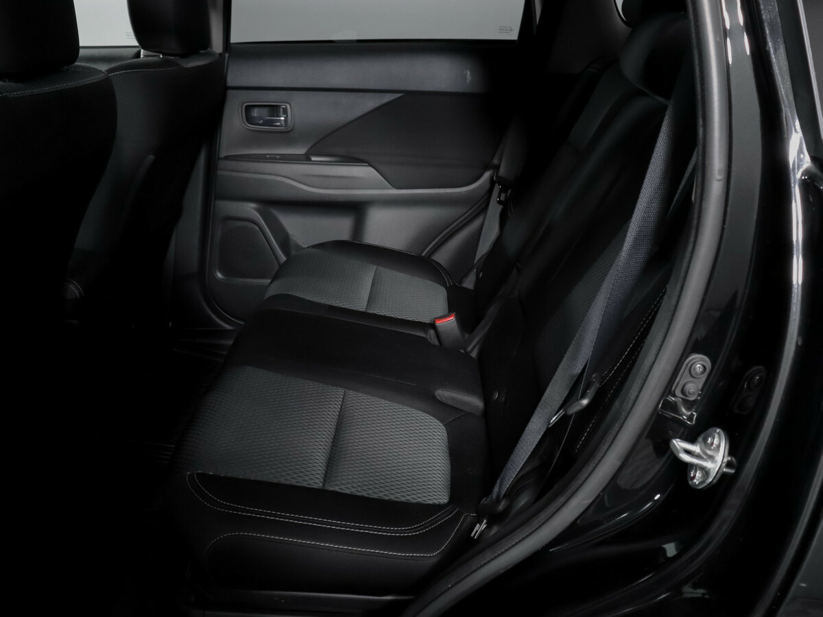 Купить Mitsubishi Outlander с пробегом. Фото: #9