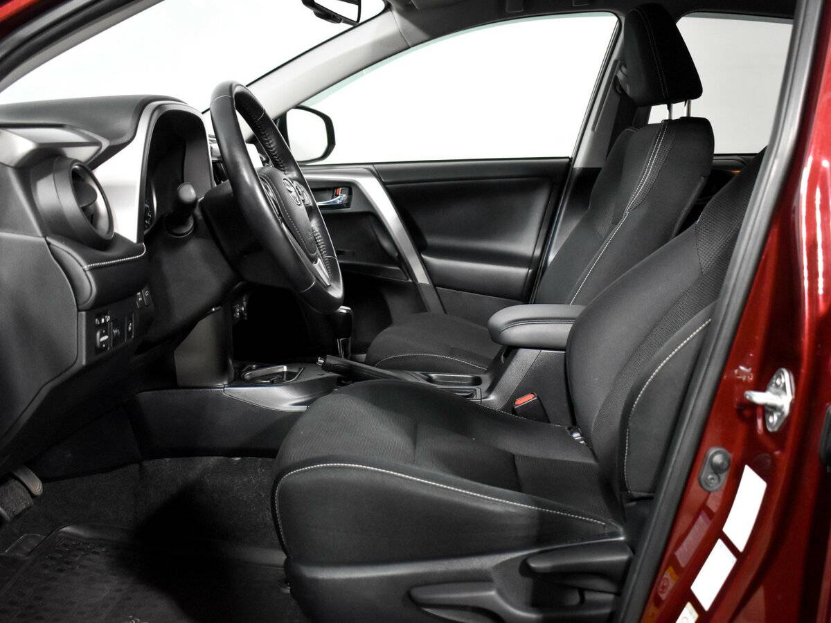 Купить Toyota RAV4 с пробегом. Фото: #9