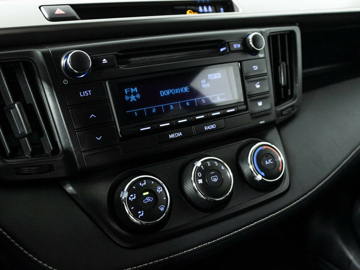 Купить Toyota RAV4 с пробегом. Фото: #14