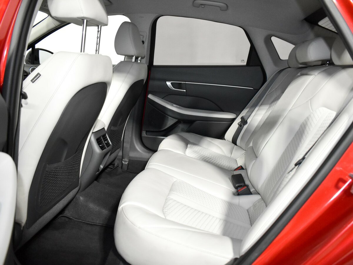 Купить Hyundai Sonata с пробегом. Фото: #10