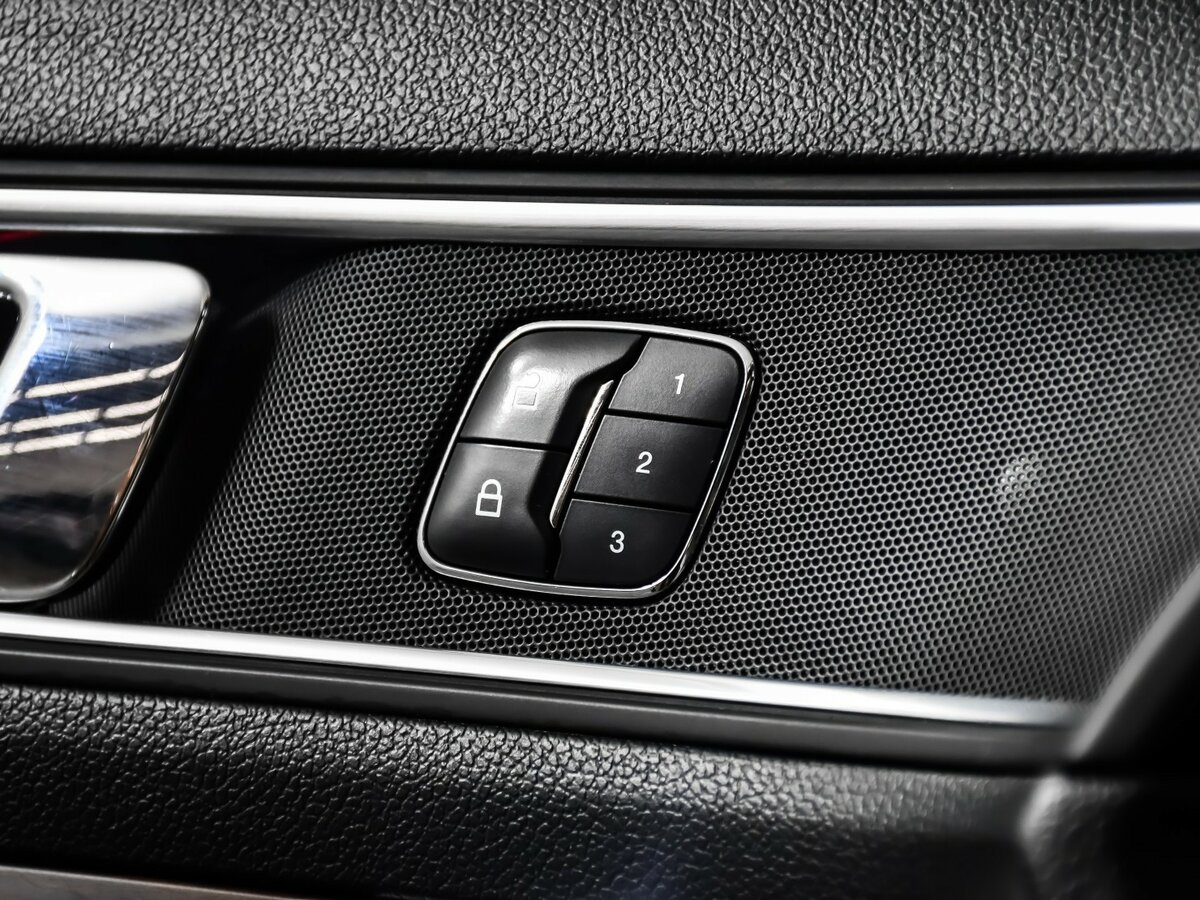 Купить Ford Explorer с пробегом. Фото: #18