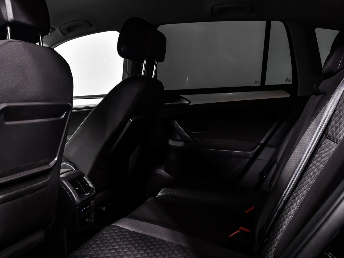 Купить Volkswagen Tiguan с пробегом. Фото: #12