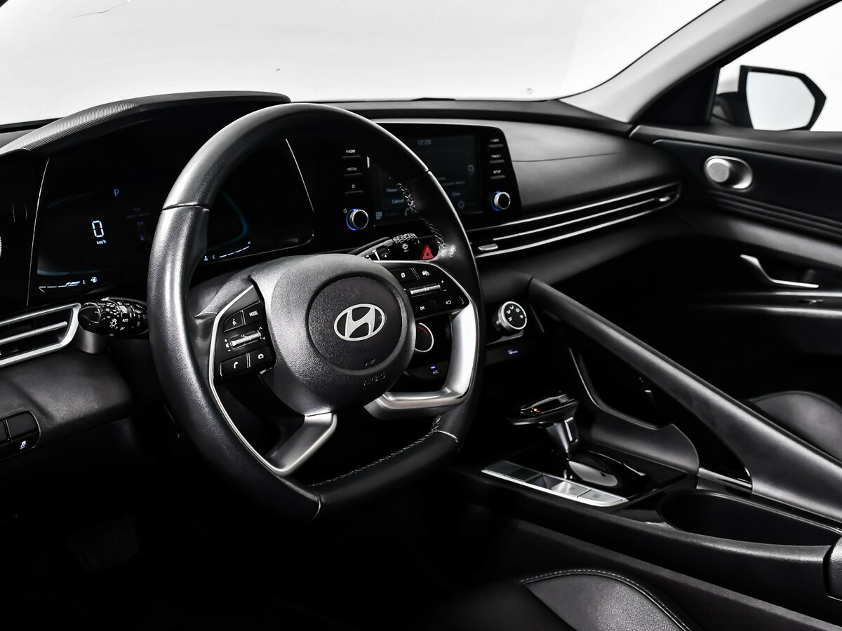 Купить Hyundai Elantra с пробегом. Фото: #10
