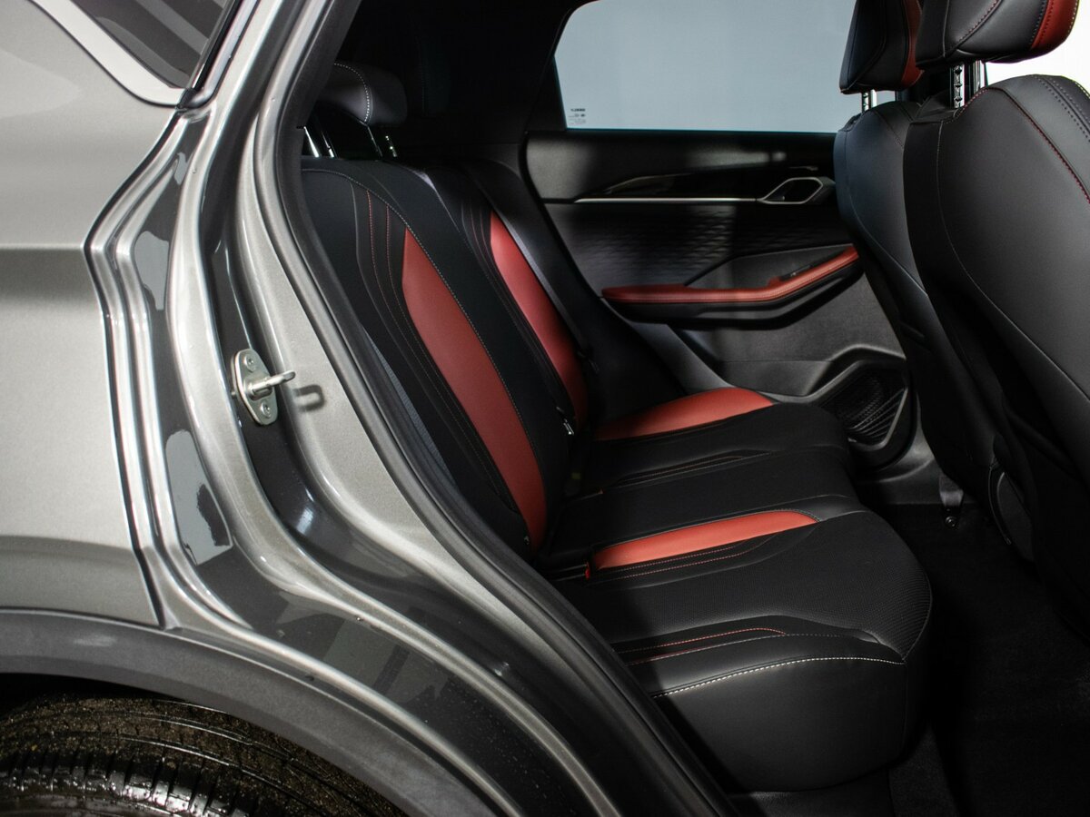 Купить Geely Coolray с пробегом. Фото: #8