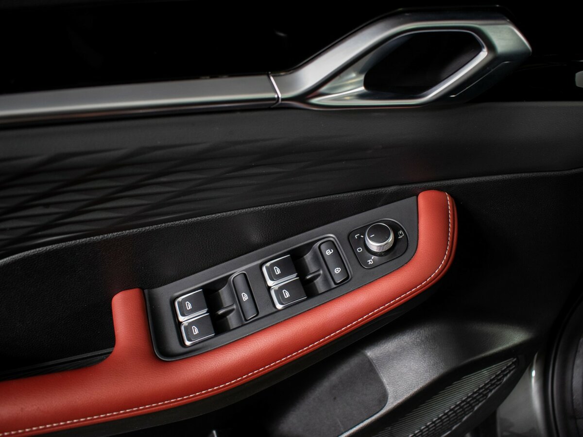 Купить Geely Coolray с пробегом. Фото: #15