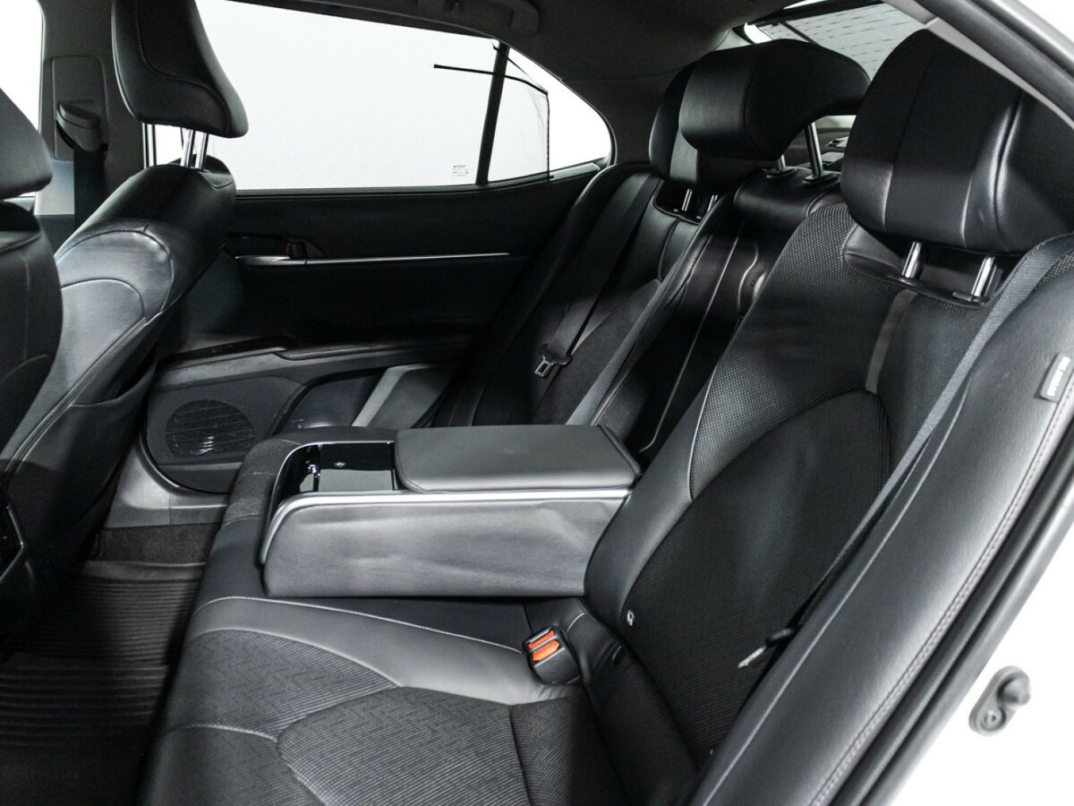 Купить Toyota Camry с пробегом. Фото: #8