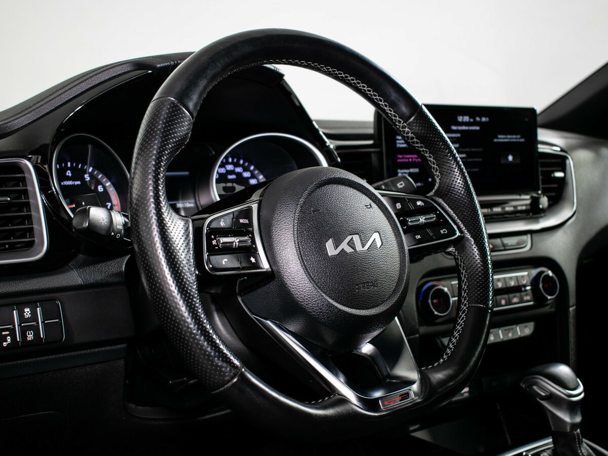 Купить Kia Ceed с пробегом. Фото: #9