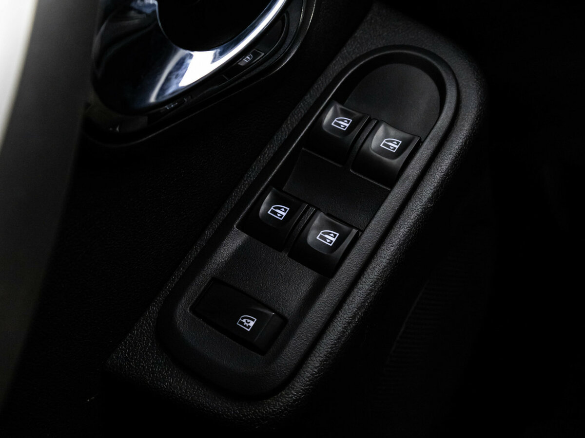 Купить Nissan Terrano с пробегом. Фото: #13