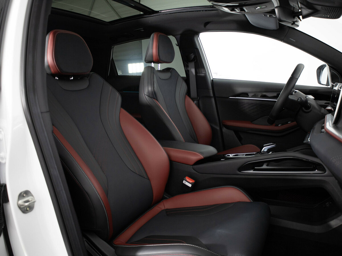 Купить Geely Coolray с пробегом. Фото: #10