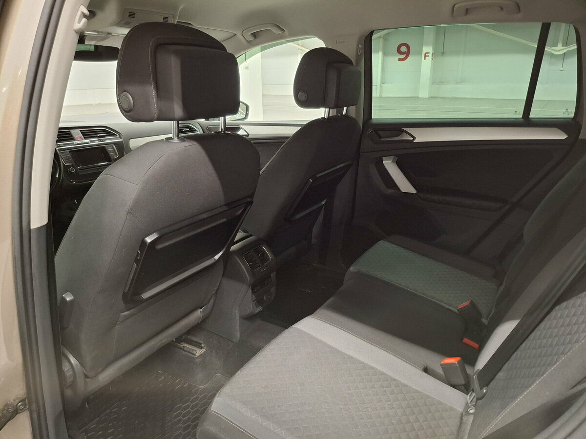 Купить Volkswagen Tiguan с пробегом. Фото: #11