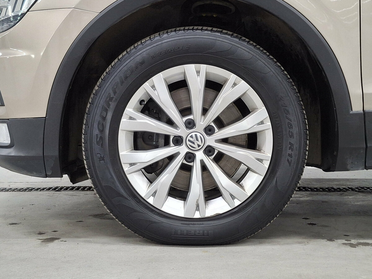 Купить Volkswagen Tiguan с пробегом. Фото: #17