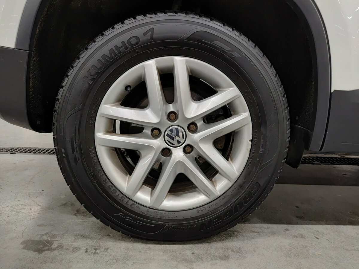 Купить Volkswagen Tiguan с пробегом. Фото: #17