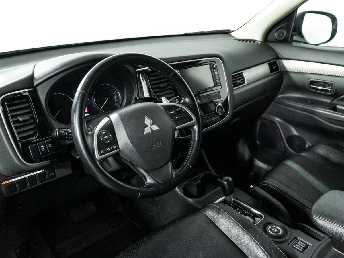 Купить Mitsubishi Outlander с пробегом. Фото: #10